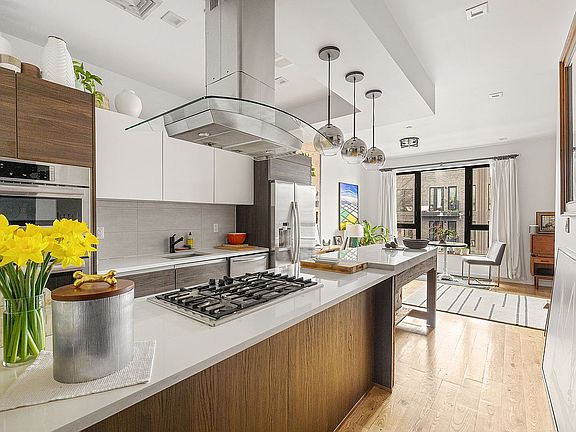 4th image of 26 Eldert St APT 4