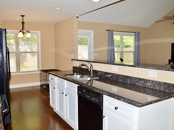5th image of 2908 Nancy Dr