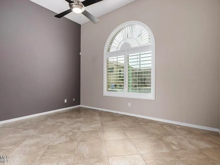 3660 E Zachary Dr — Photo 4