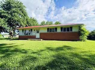 11438 Hill Rd, Riley, MI 48041