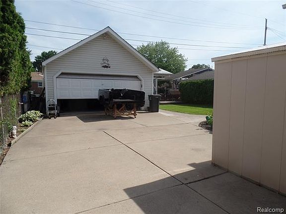3rd image of 22501 Bayview Dr