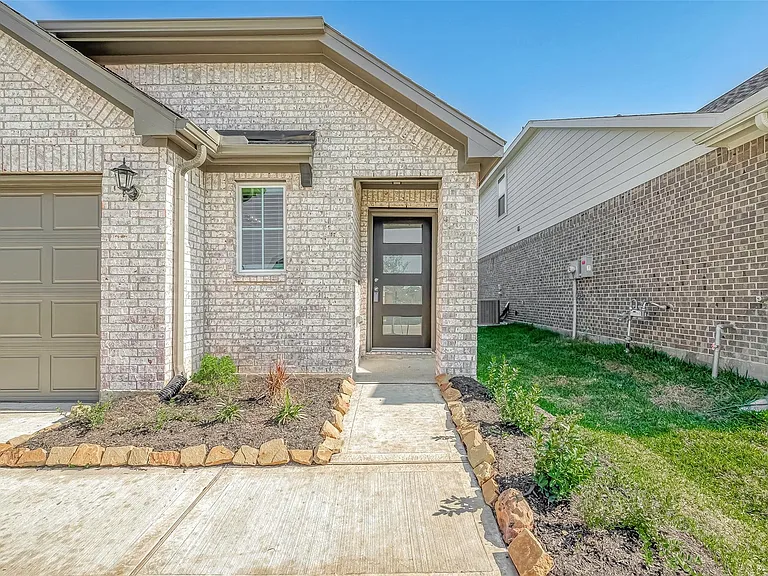 22814 Ephesus Ave — Photo 2