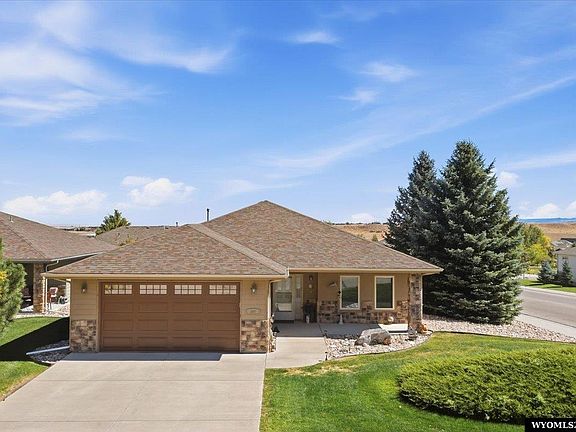 4th image of 881 Recluse Ct