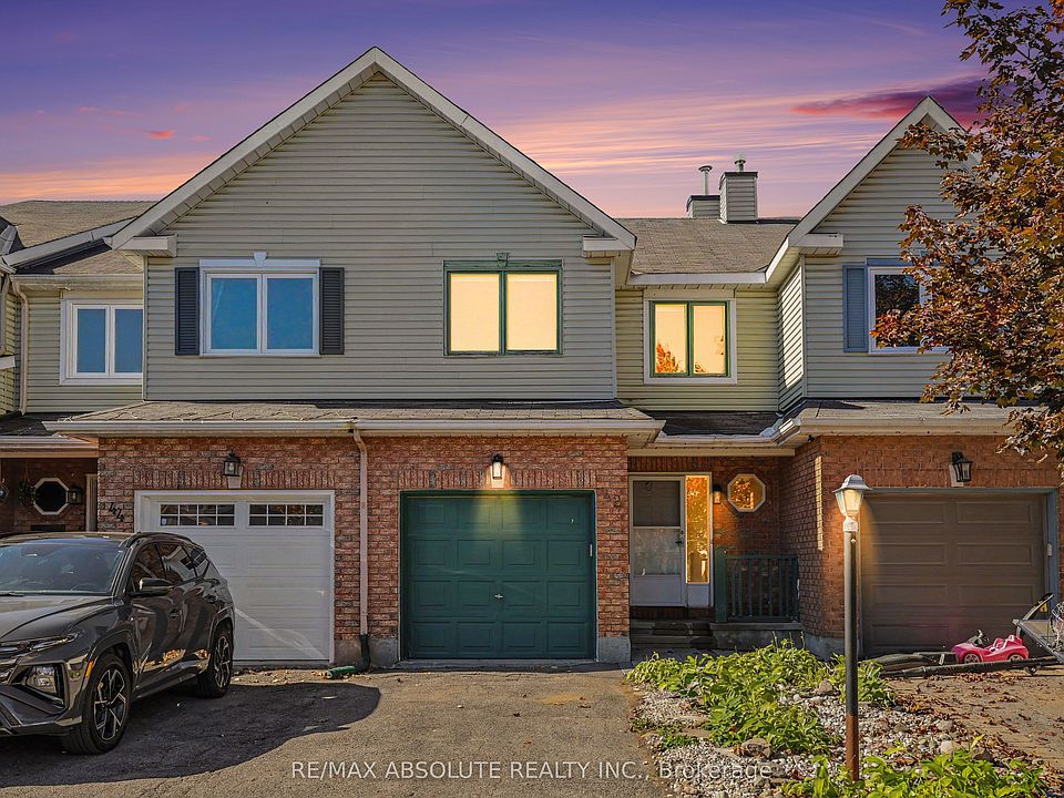 1st image of 42 Roblyn Way