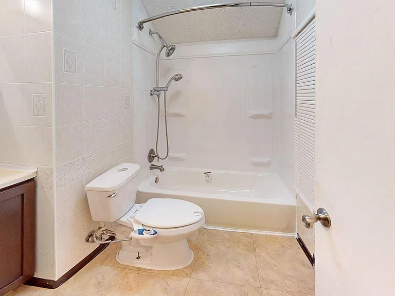 669 N Henderson Rd — Photo 42