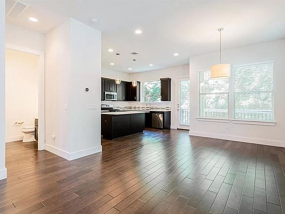 3rd image of 4604 Windy Brook Dr