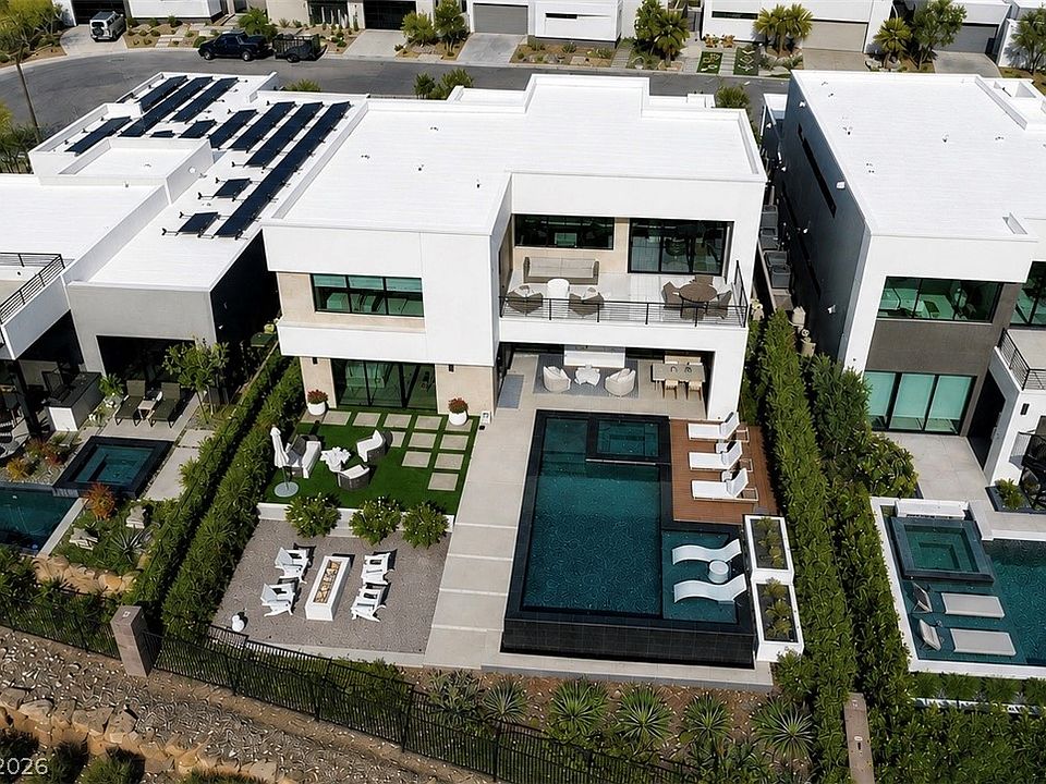 1st image of 12 Highland Cove Ln