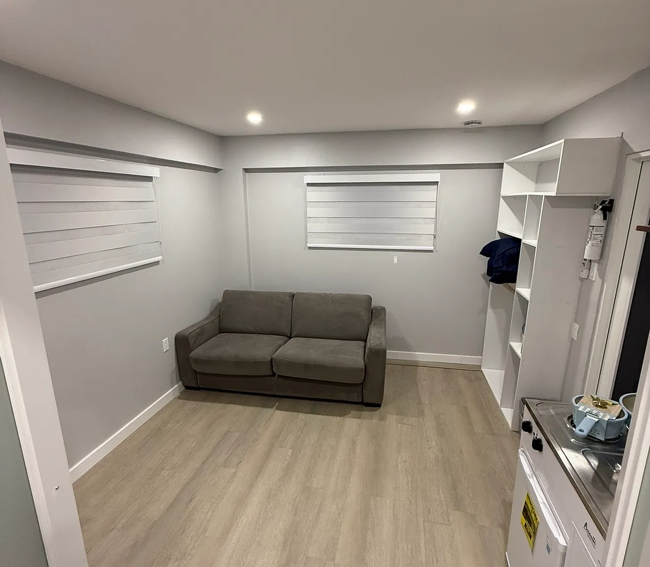 Studio, 700 sqft, $1,500 — Photo 2