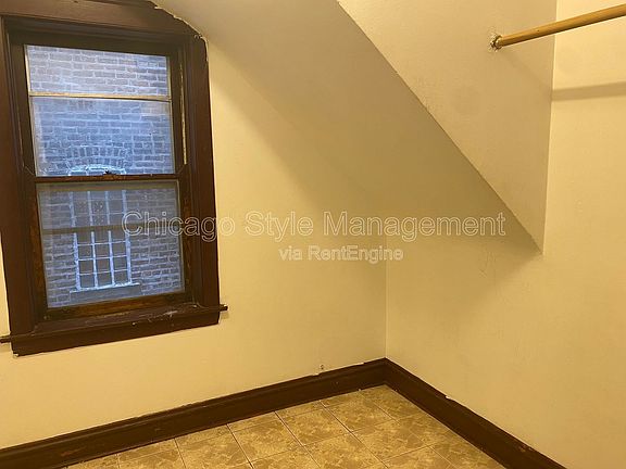 5th image of 3116 S Kedvale Ave #1