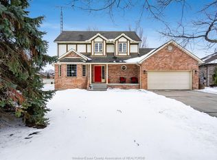 7 Stockwell St, Kingsville, ON N0R 1B0