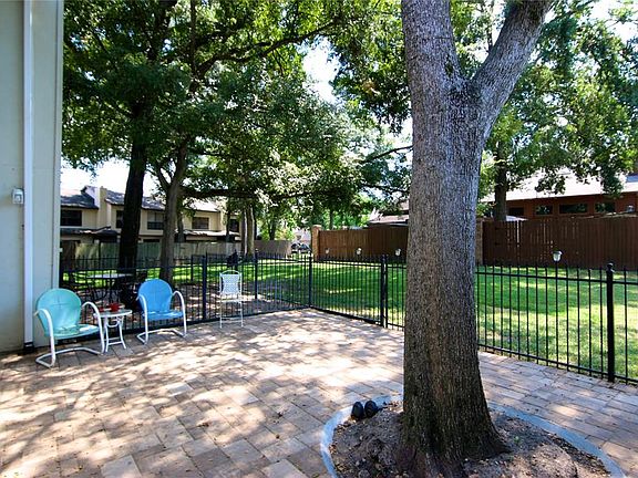 2nd image of 12227 Trail Hollow Dr