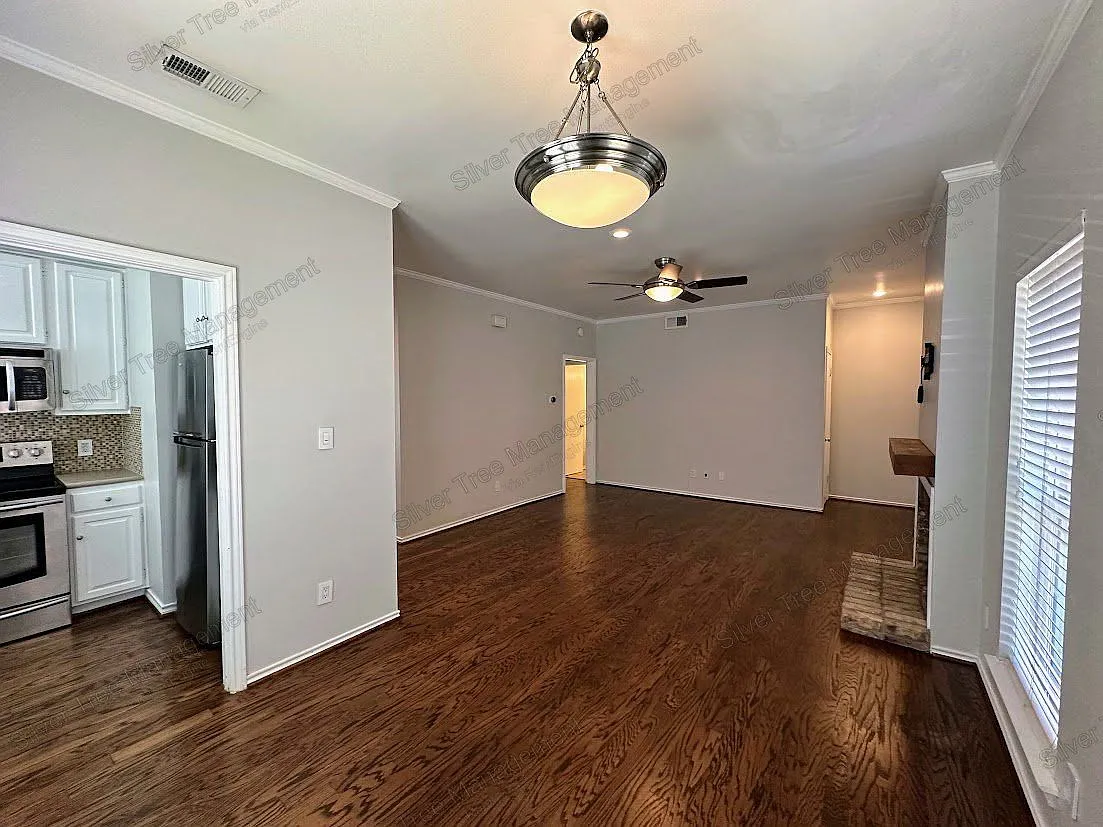 2 bed, 2.0 bath, 937 sqft, $1,695 — Photo 4