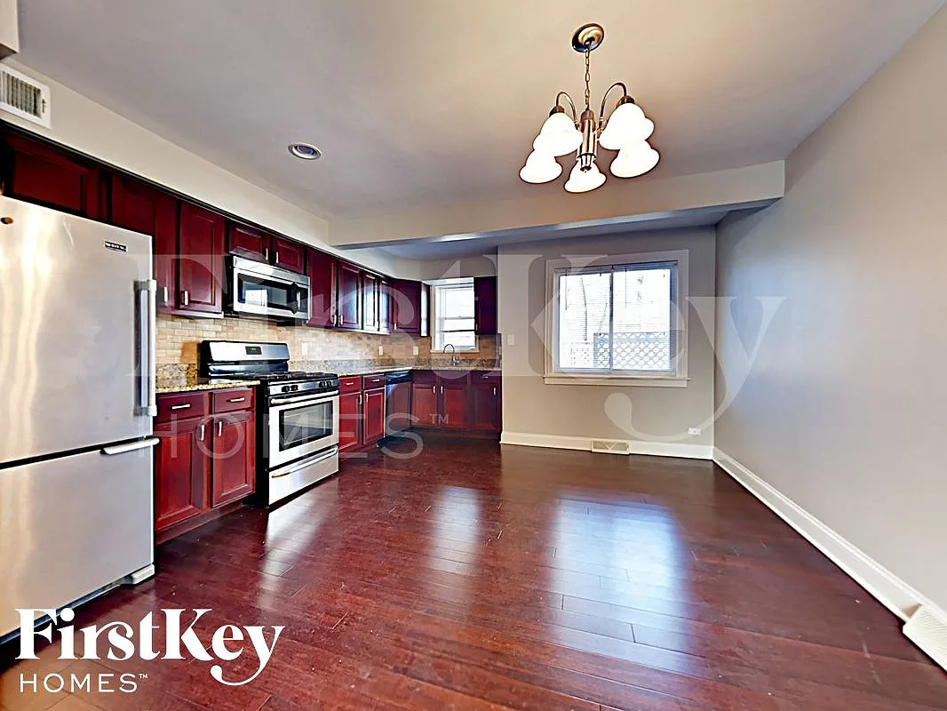3 bed, 2.0 bath, 1250 sqft, $2,730 — Photo 4