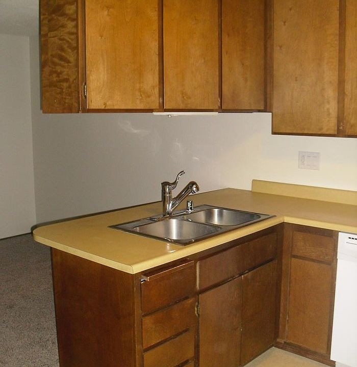 1st image of 5146 Greenberry Dr