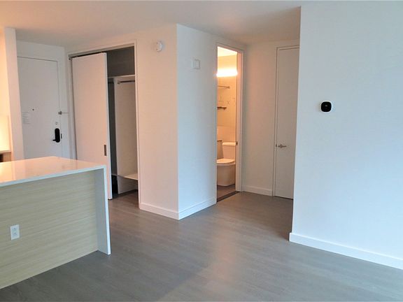 4th image of 101 W End Ave APT 8T