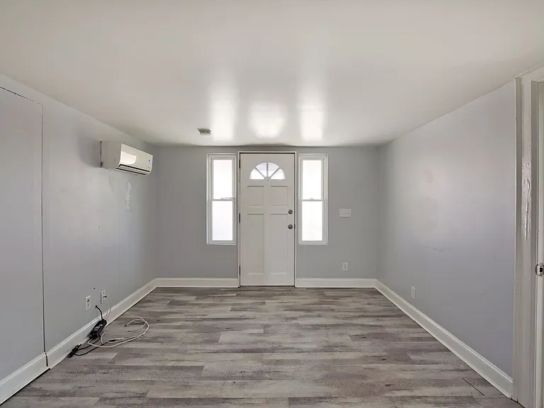 804 City Park Ave #B — Photo 9