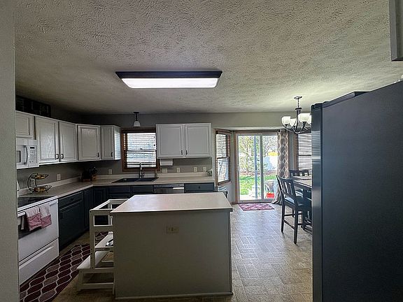 4th image of 2240 Breckenridge Dr