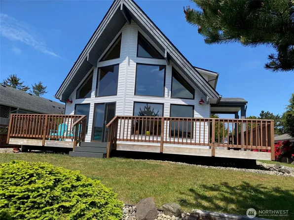 327 Cockle Street SW, Ocean Shores, WA 98569