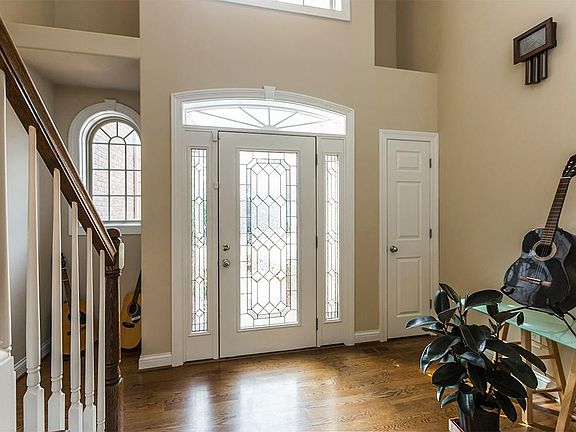 4th image of 3909 Palomar Cove Ln
