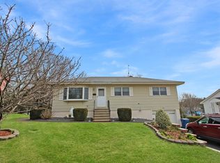 14 Thomas Rd, Lawrence, MA 01843