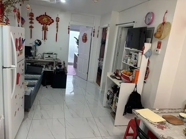 933 60th St APT 3A, Brooklyn, NY 11219