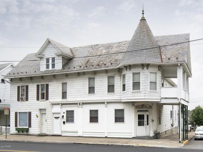 100 E Pennsylvania Ave, Pen Argyl, PA, 18072