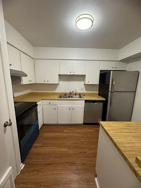 2 bed, 886 sqft, $1,000 — Photo 2