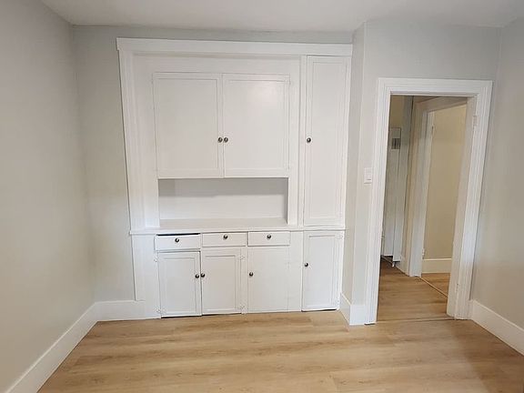 4th image of 3960 Redwood Ave #3960