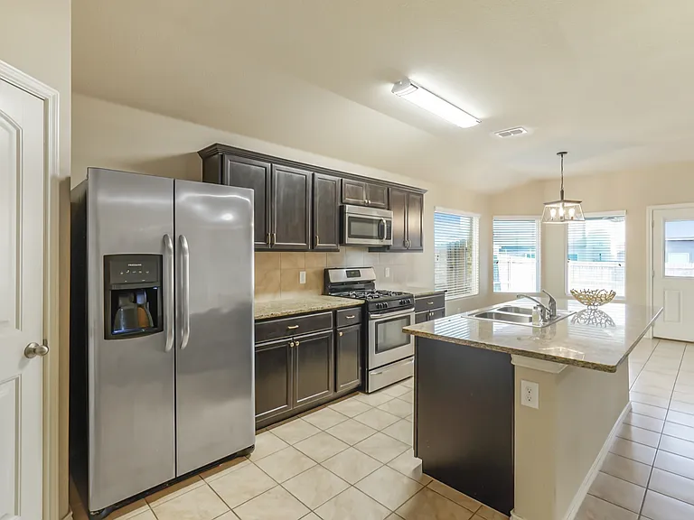 6353 Seagull Ln — Photo 5