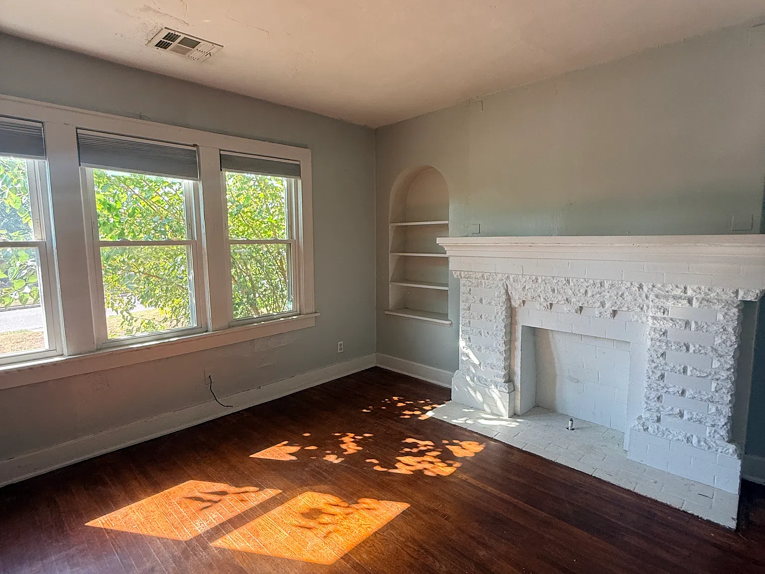 2 bed, 900 sqft, $975 — Photo 1