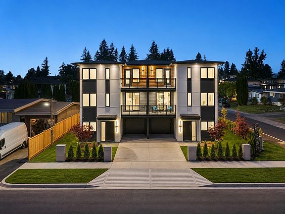2nd image of 2491 Lynden St #2