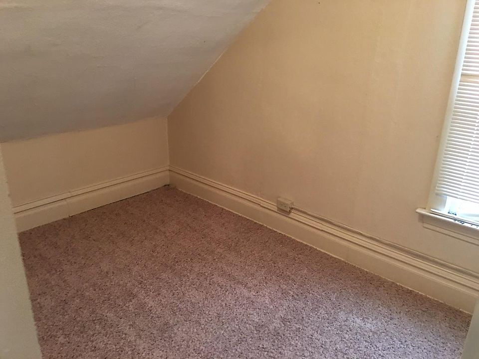 2nd image of 808 12th St NW APT 2