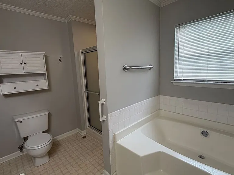 199 Amelia Dr W — Photo 24