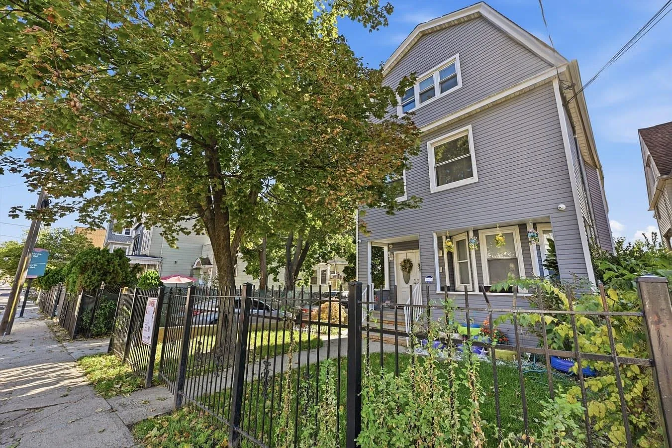 3 bed, 1.0 bath, $2,700 — Photo 2