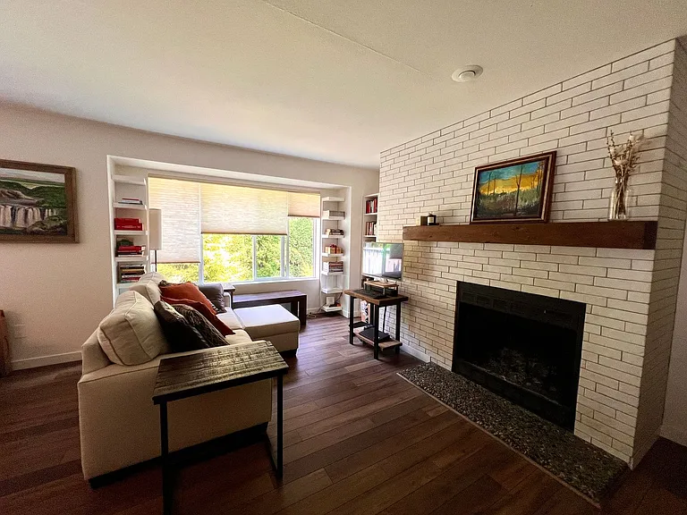 927 5th Ave #3 — Photo 3