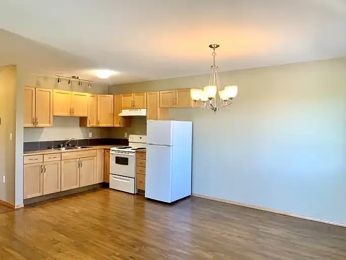 2 bed, 1.0 bath, $1,150 — Photo 2