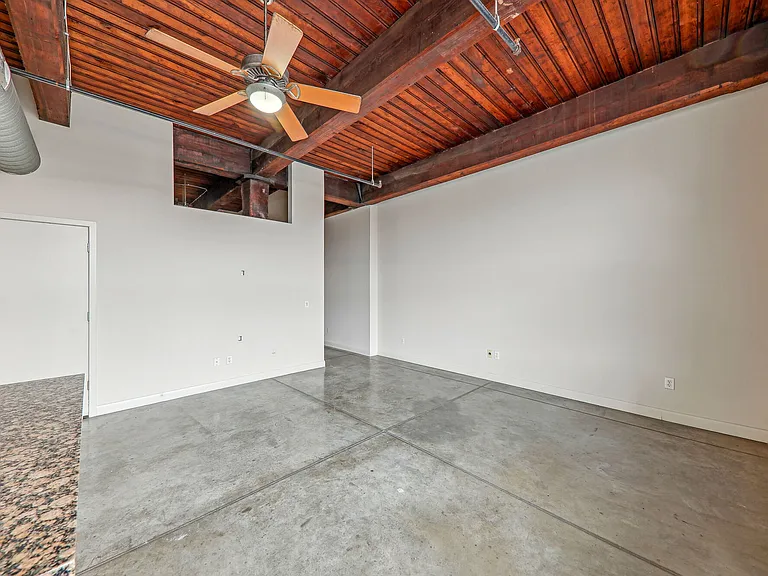 Stadium Loft Apartments — Photo 12