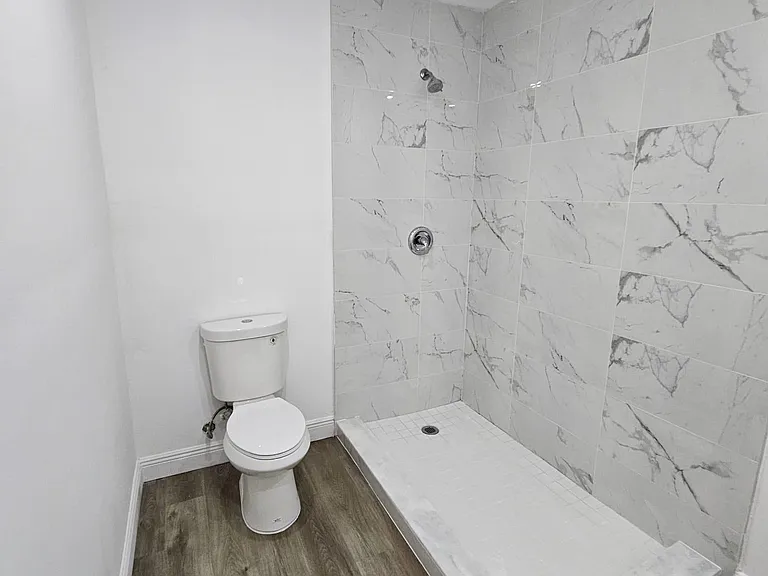 3031 NW 15th St #1 — Photo 13