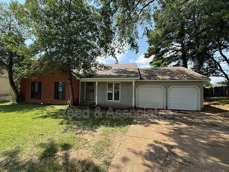 3 bed, 2.0 bath, 1431 sqft, $1,495 — Photo 2