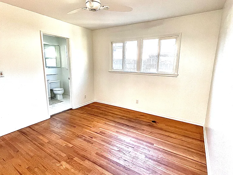 1045 Marvista Ave — Photo 12