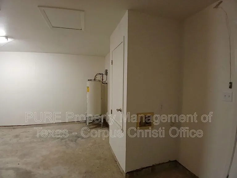 2725 Allencrest Dr — Photo 34