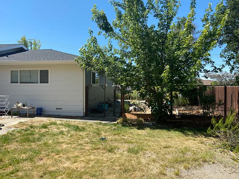 3156 Lucas Dr — Photo 21