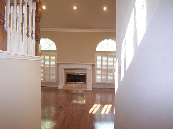 2nd image of 7742 Golfhill Dr