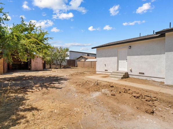 1166 E Park Way, Dinuba, CA 93618