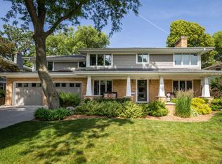 5022 N Lake Dr, Whitefish Bay, WI 53217