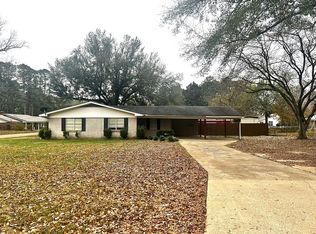 2006 Cypress St, Hodge, LA 71247