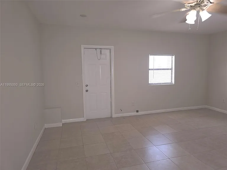 1723 Thomas St #3 — Photo 16