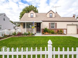 6 Nassau Ave, Plainview, NY 11803