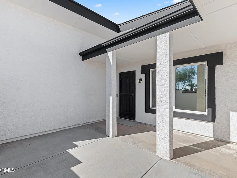 16817 N Meadow Park Dr — Photo 3