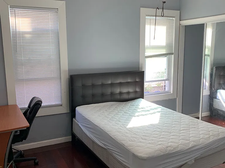 141 Lexington Ave — Photo 17